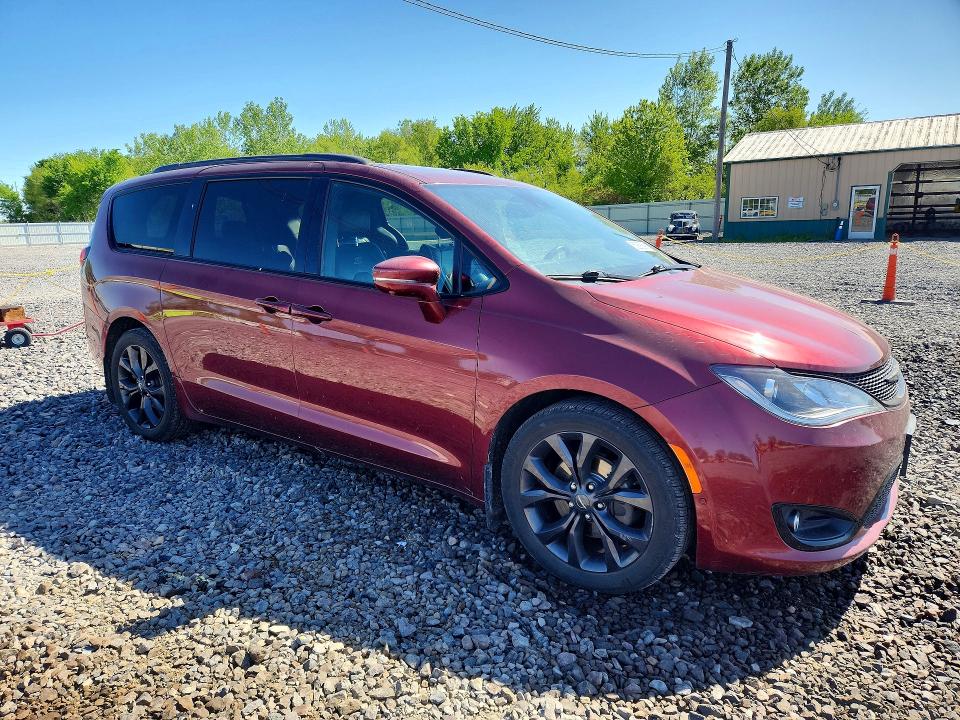 2018 Chrysler Pacifica მანქანა იყიდება აუქციონზე, vin: 2C4RC1GG4JR260349, აუქციონის ნომერი: 53258296