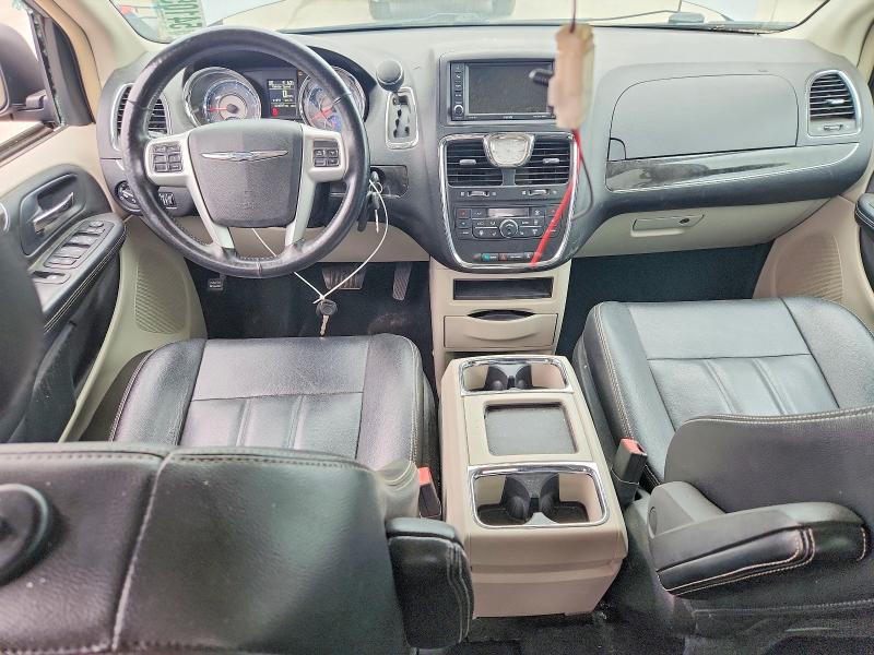 54105566 :رقم المزاد ، 2C4RC1BG2FR582910 vin ، 2015 Chrysler Town & Country مزاد بيع