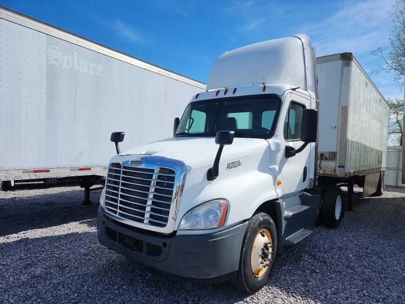 2016 Freightliner Cascadia 125 მანქანა იყიდება აუქციონზე, vin: 1FUBGEDV0GLHC5640, აუქციონის ნომერი: 46200246
