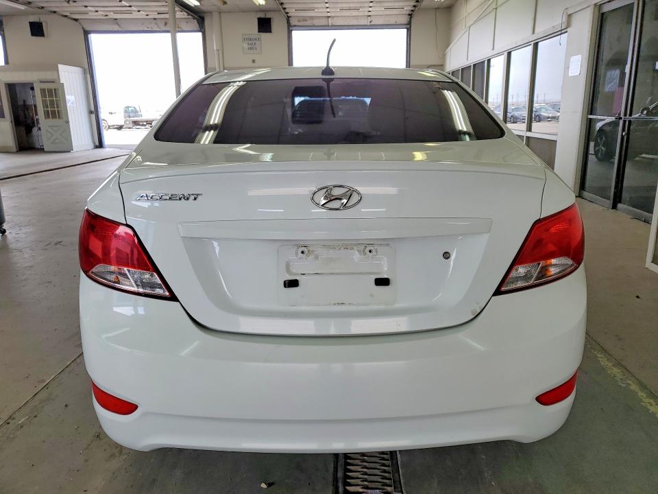 2015 Hyundai Accent მანქანა იყიდება აუქციონზე, vin: KMHCT4AE2FU868147, აუქციონის ნომერი: 52777816
