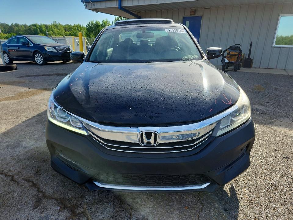 2017 Honda Accord მანქანა იყიდება აუქციონზე, vin: 1HGCR3F87HA006256, აუქციონის ნომერი: 52335756