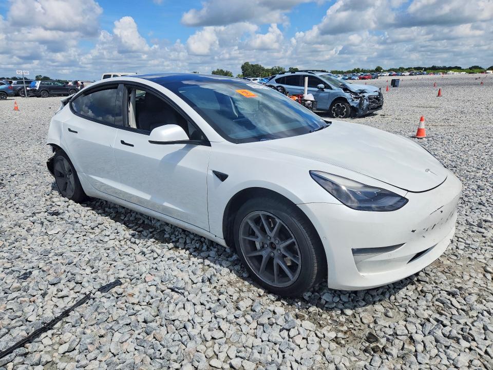 54539136 :رقم المزاد ، 5YJ3E1EB0NF267758 vin ، 2022 Tesla Model 3 مزاد بيع