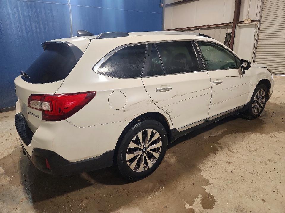 Продажа на аукционе авто 2019 Subaru Outback, vin: 4S4BSATC4K3255567, номер лота: 54872396