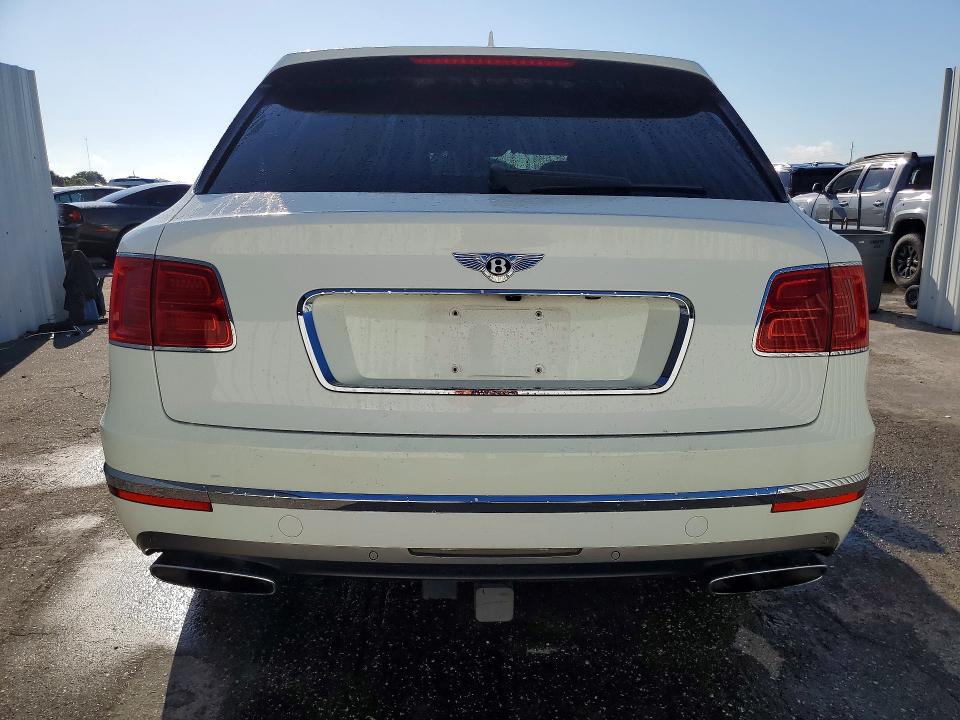 Продаж на аукціоні авто 2018 Bentley Bentayga, vin: SJAAC4ZV0JC019215, номер лоту: 54397316