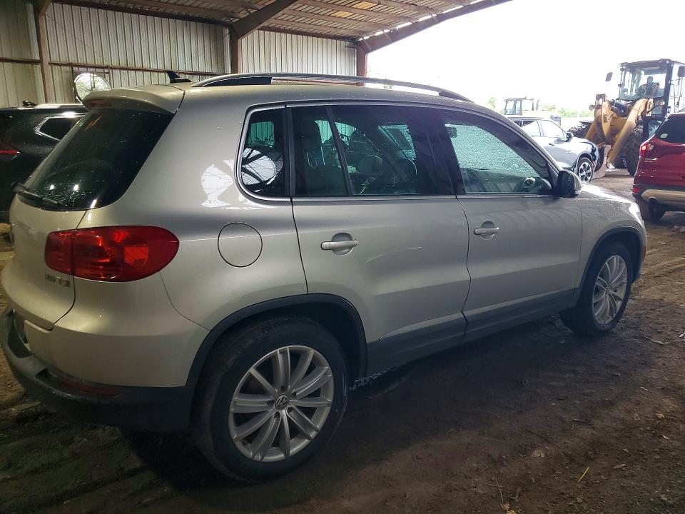 2014 Volkswagen Tiguan მანქანა იყიდება აუქციონზე, vin: WVGAV3AX2EW556751, აუქციონის ნომერი: 55242916