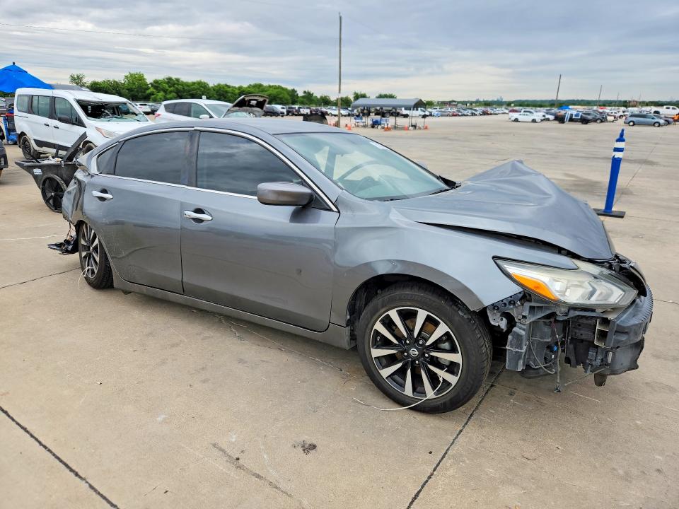 Продаж на аукціоні авто 2018 Nissan Altima, vin: 1N4AL3AP7JC234585, номер лоту: 51803486