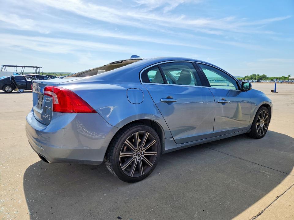 2018 Volvo S60 მანქანა იყიდება აუქციონზე, vin: LYV402TK2JB185618, აუქციონის ნომერი: 52130356