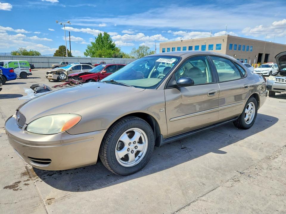 2004 Ford Taurus მანქანა იყიდება აუქციონზე, vin: 1FAFP55S14G159156, აუქციონის ნომერი: 53377306