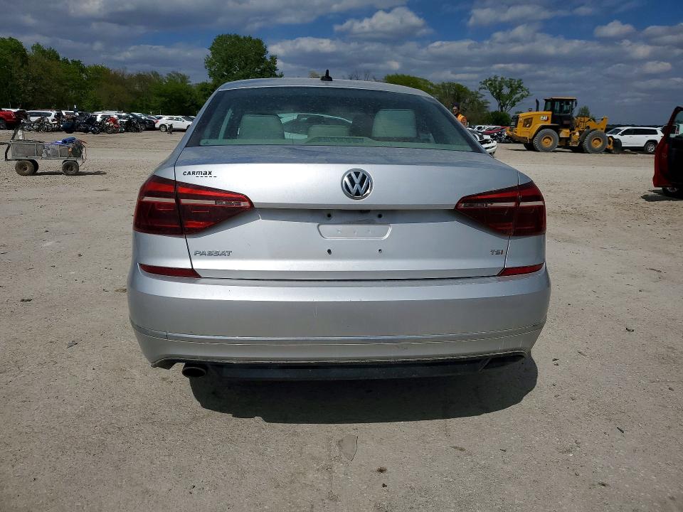 52746826 :رقم المزاد ، 1VWAA7A31JC023044 vin ، 2018 Volkswagen Passat مزاد بيع