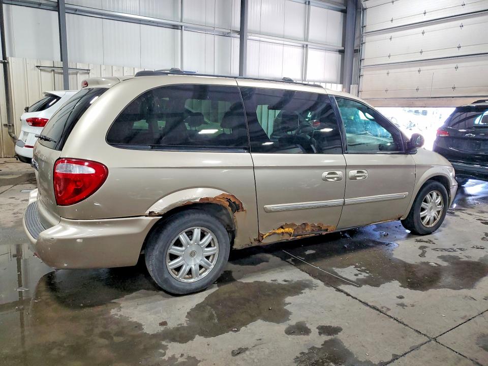 Продажа на аукционе авто 2004 Chrysler Town & Country, vin: 2C4GP54L44R589352, номер лота: 52960256