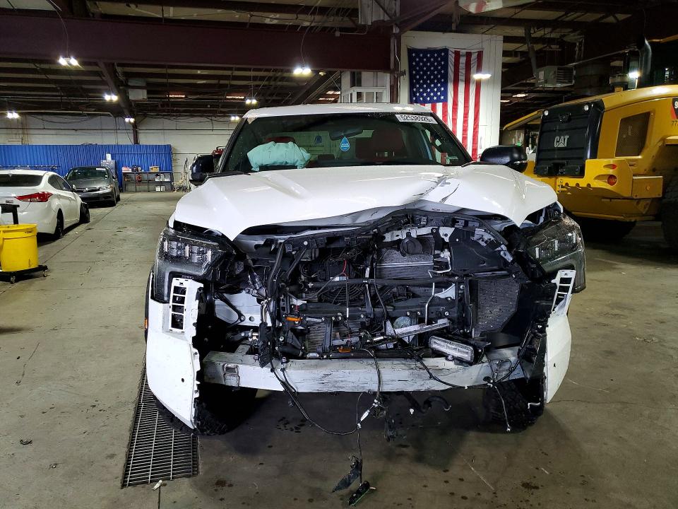 52538926 :رقم المزاد ، 5TFPC5DB1SX113660 vin ، 2025 Toyota Tundra مزاد بيع