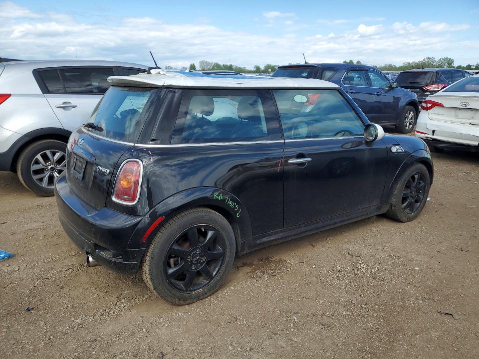 53000606 :رقم المزاد ، WMWMF3C57ATZ64102 vin ، 2010 Mini Cooper مزاد بيع
