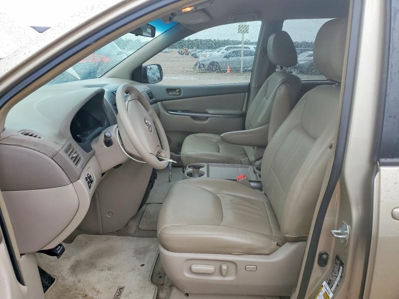 55003326 :رقم المزاد ، 5TDKK4CC2AS327689 vin ، 2010 Toyota Sienna مزاد بيع