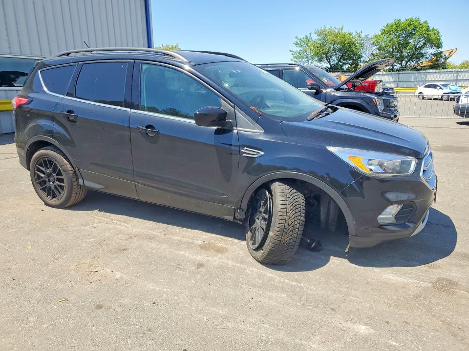 Продаж на аукціоні авто 2018 Ford Escape, vin: 1FMCU9GD0JUC40685, номер лоту: 55107806