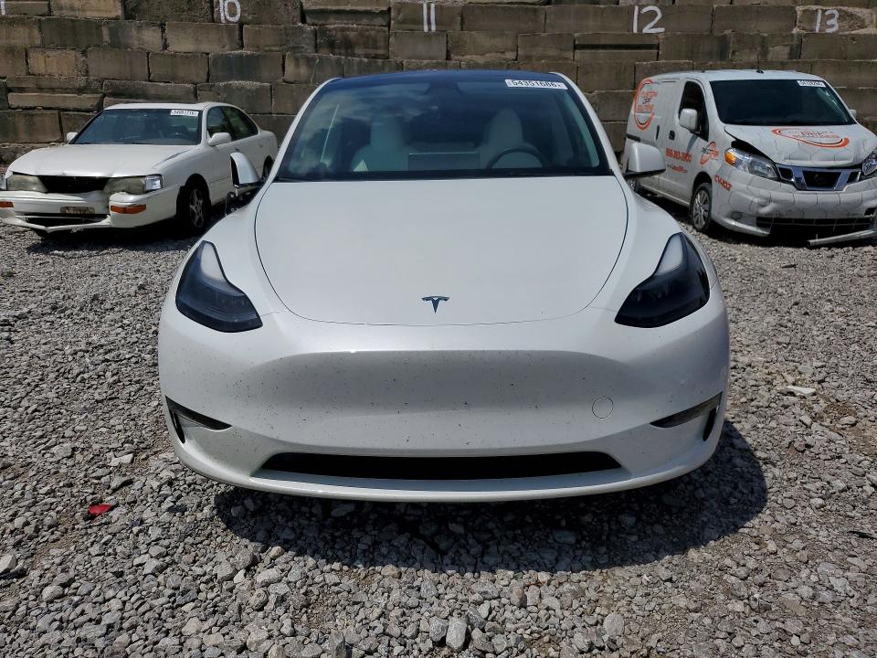 2023 Tesla Model Y მანქანა იყიდება აუქციონზე, vin: 7SAYGDEE9PF713942, აუქციონის ნომერი: 54351686