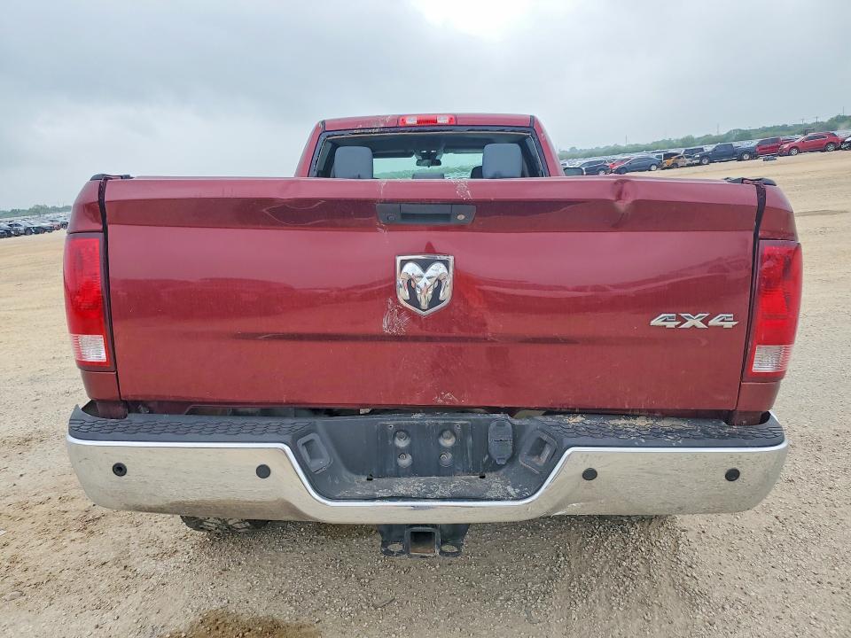 52584966 :رقم المزاد ، 3C6UR5HL2JG320296 vin ، 2018 Ram 2500 مزاد بيع