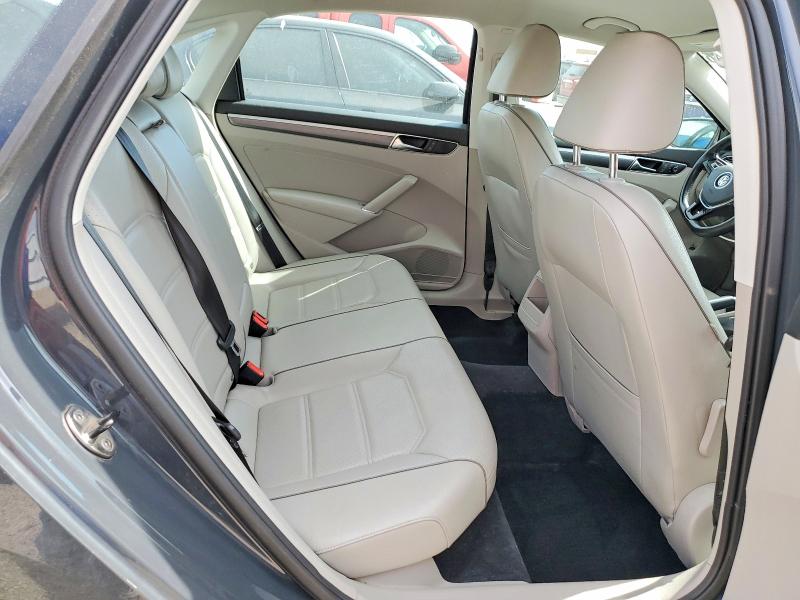 52758146 :رقم المزاد ، 1VWDT7A37HC063291 vin ، 2017 Volkswagen Passat مزاد بيع