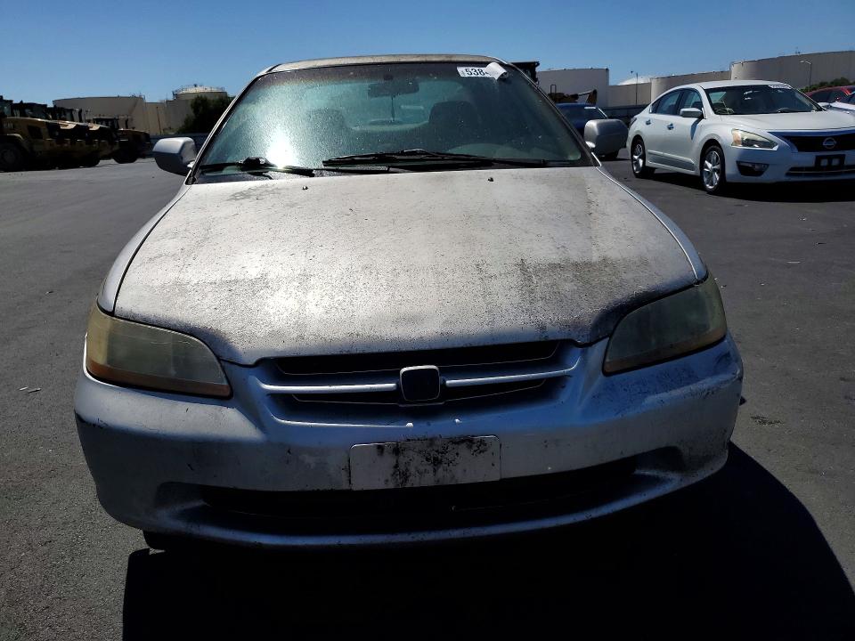 1999 Honda Accord მანქანა იყიდება აუქციონზე, vin: 1HGCG6651XA136769, აუქციონის ნომერი: 53846066