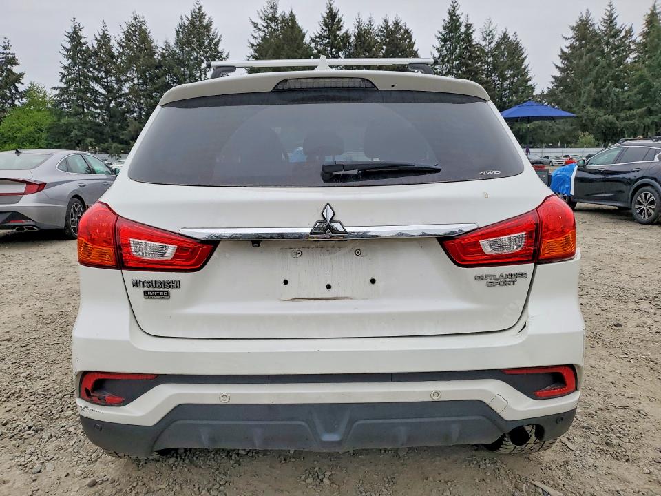 52493636 :رقم المزاد ، JA4AR3AU6JU011733 vin ، 2018 Mitsubishi Outlander Sport مزاد بيع
