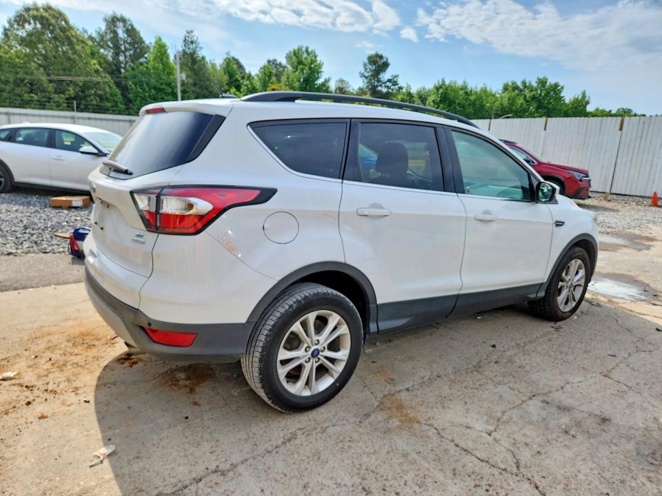 2017 Ford Escape მანქანა იყიდება აუქციონზე, vin: 1FMCU0GD8HUE40929, აუქციონის ნომერი: 53707796