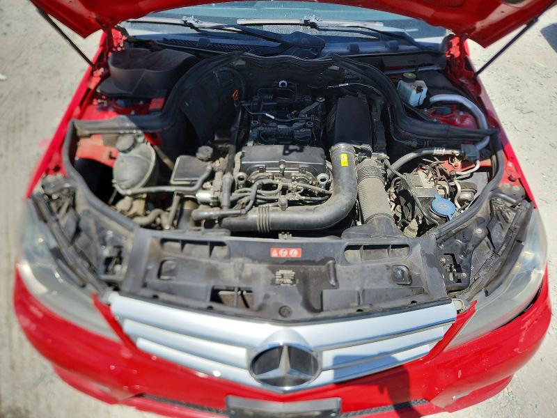 2012 Mercedes-benz C მანქანა იყიდება აუქციონზე, vin: WDDGF4HB5CR236174, აუქციონის ნომერი: 55409206