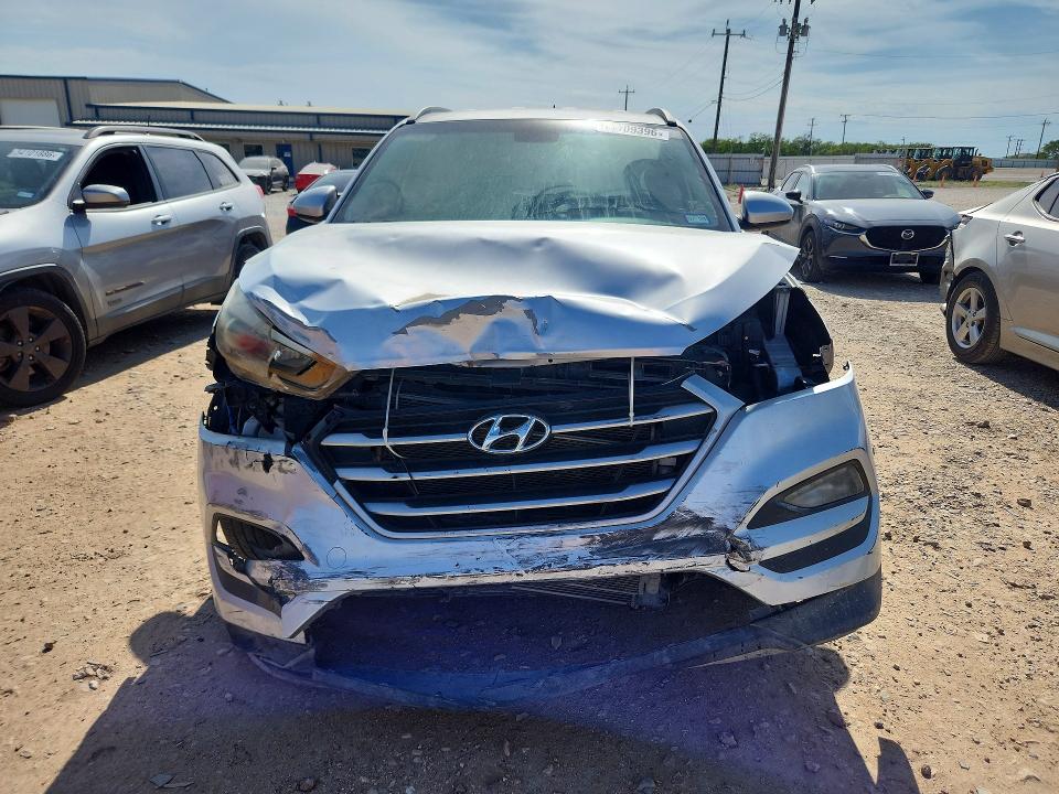 54109396 :رقم المزاد ، KM8J33A49HU452351 vin ، 2017 Hyundai Tucson مزاد بيع
