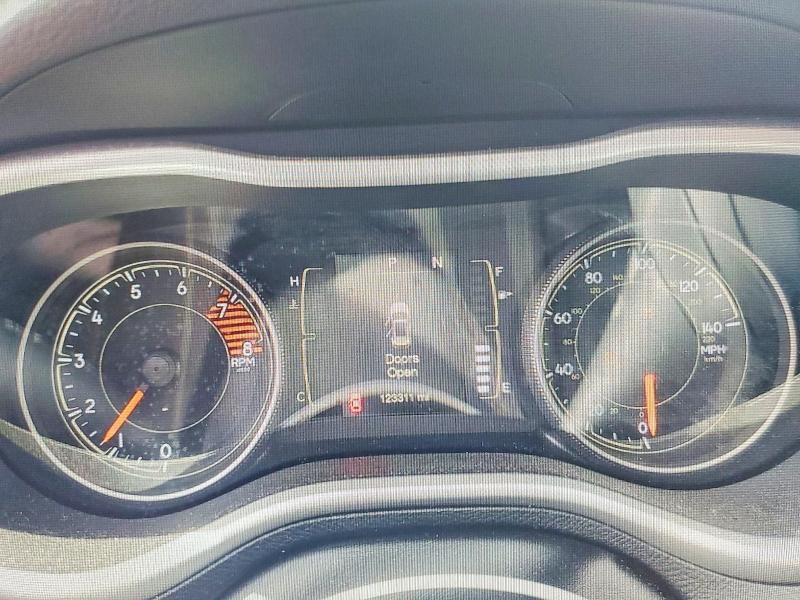 Продажа на аукционе авто 2018 Jeep Cherokee, vin: 1C4PJLLX0JD611470, номер лота: 52306826