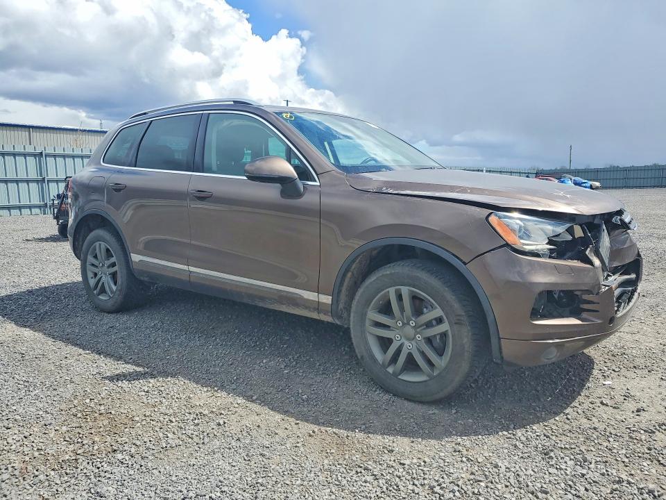 51812266 :رقم المزاد ، WVGEP9BP4ED011014 vin ، 2014 Volkswagen Touareg مزاد بيع