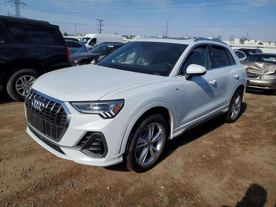 52557696 :رقم المزاد ، WA1EECF32N1050274 vin ، 2022 Audi Q3 مزاد بيع