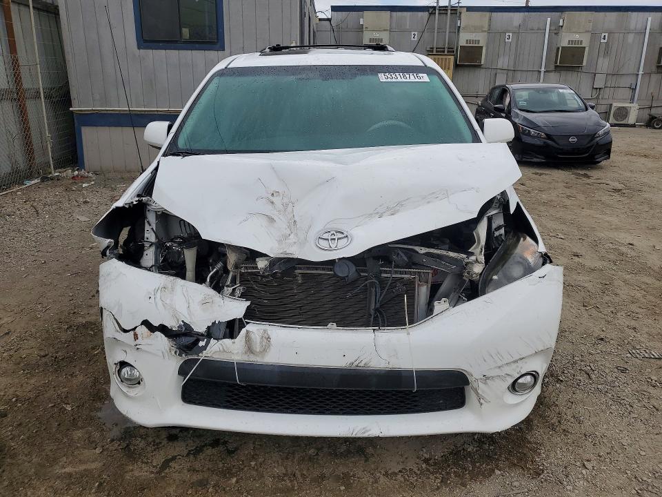 53318716 :رقم المزاد ، 5TDXK3DC8ES460543 vin ، 2014 Toyota Sienna مزاد بيع