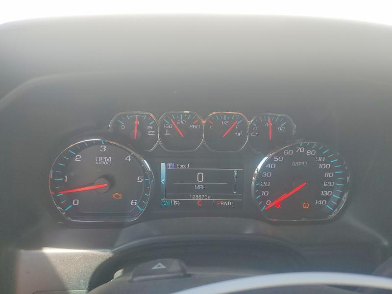 53411226 :رقم المزاد ، 3GCUKREC8JG215982 vin ، 2018 Chevrolet Silverado مزاد بيع