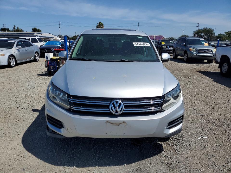 2012 Volkswagen Tiguan მანქანა იყიდება აუქციონზე, vin: WVGAV7AX4CW581803, აუქციონის ნომერი: 54167426