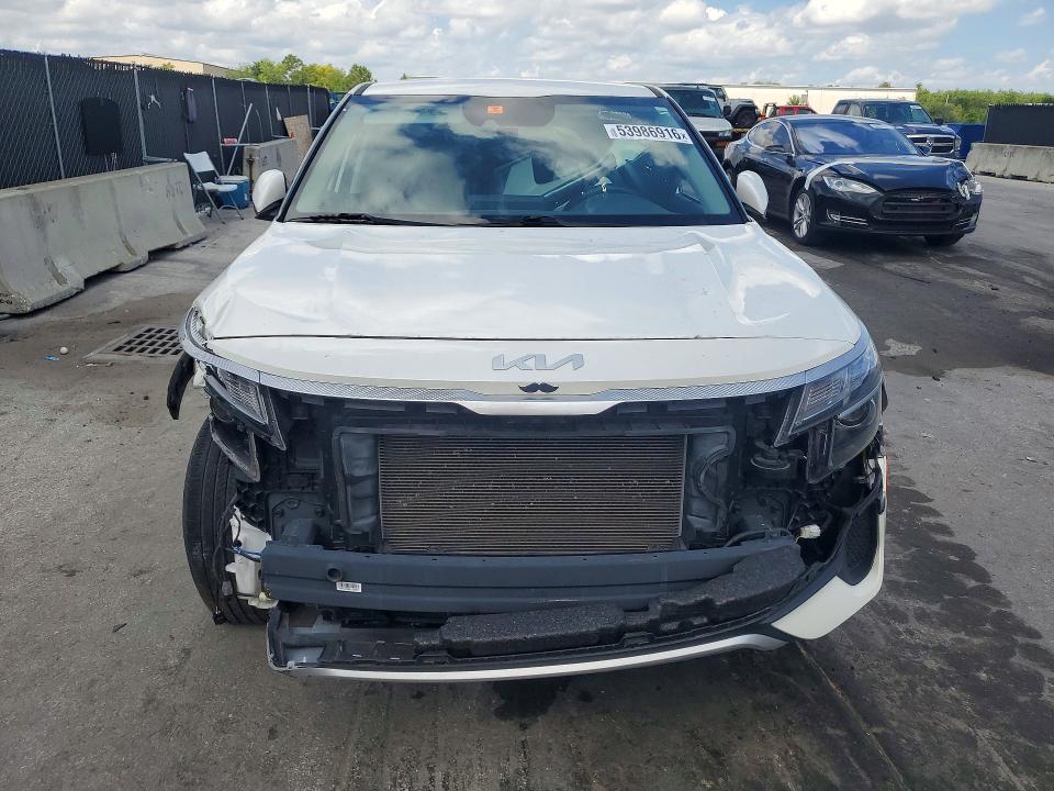 2023 Kia Seltos მანქანა იყიდება აუქციონზე, vin: KNDEPCAA2P7370586, აუქციონის ნომერი: 53986916