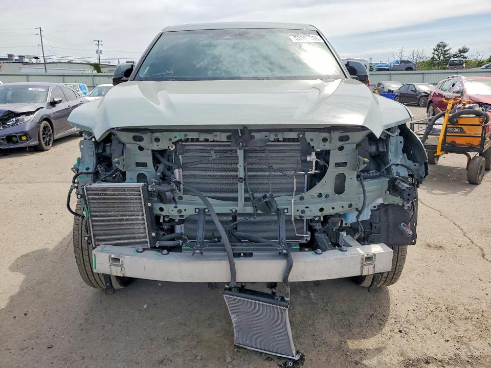 53359306 :رقم المزاد ، 5TFNA5DB8SX238653 vin ، 2025 Toyota Tundra مزاد بيع
