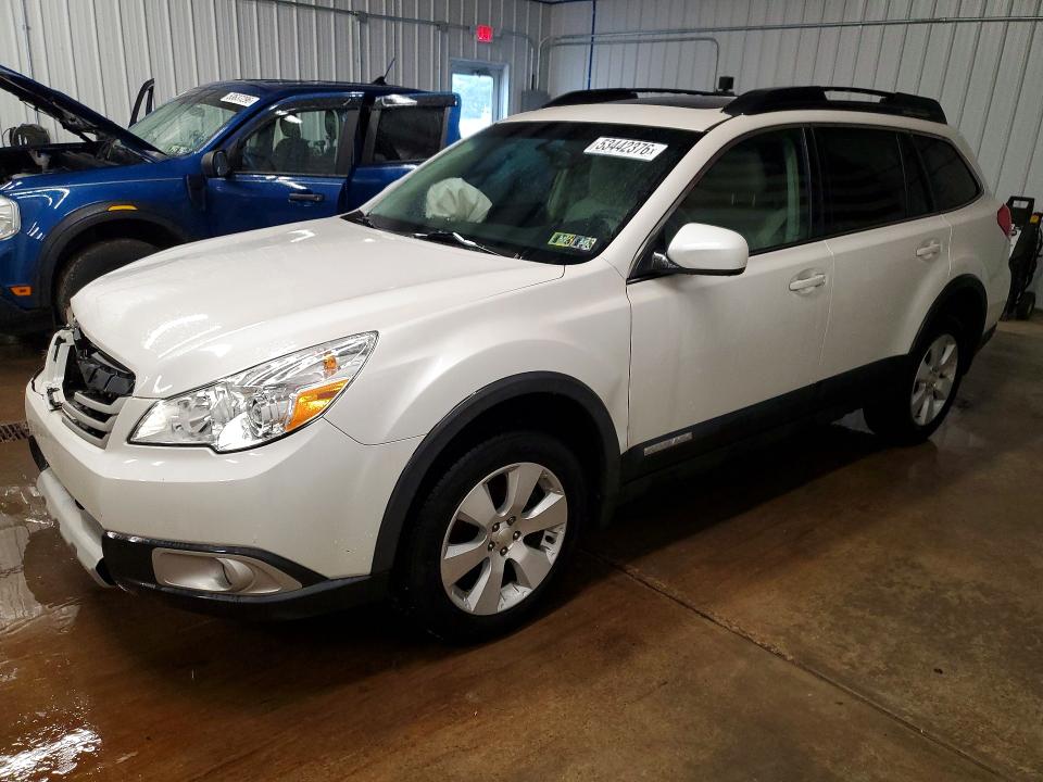 Auction sale of the 2010 Subaru Outback, vin: 4S4BRDKCXA2370807, lot number: 53442376