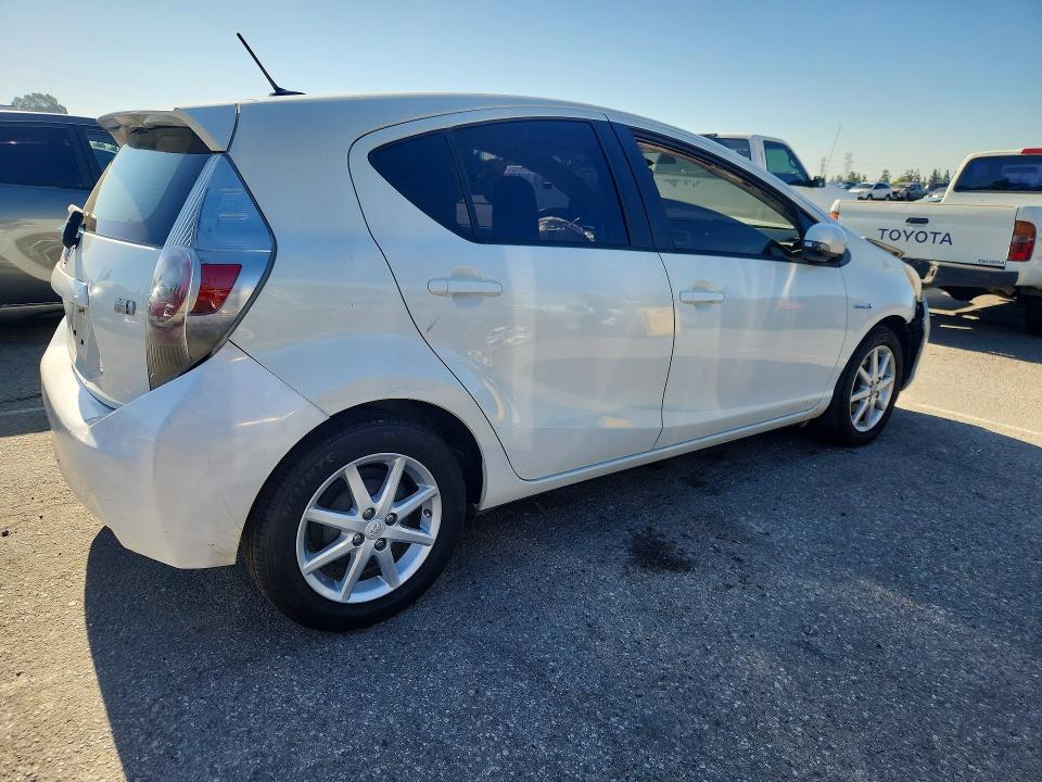 Продажа на аукционе авто 2014 Toyota Prius C, vin: JTDKDTB32E1064371, номер лота: 52097536