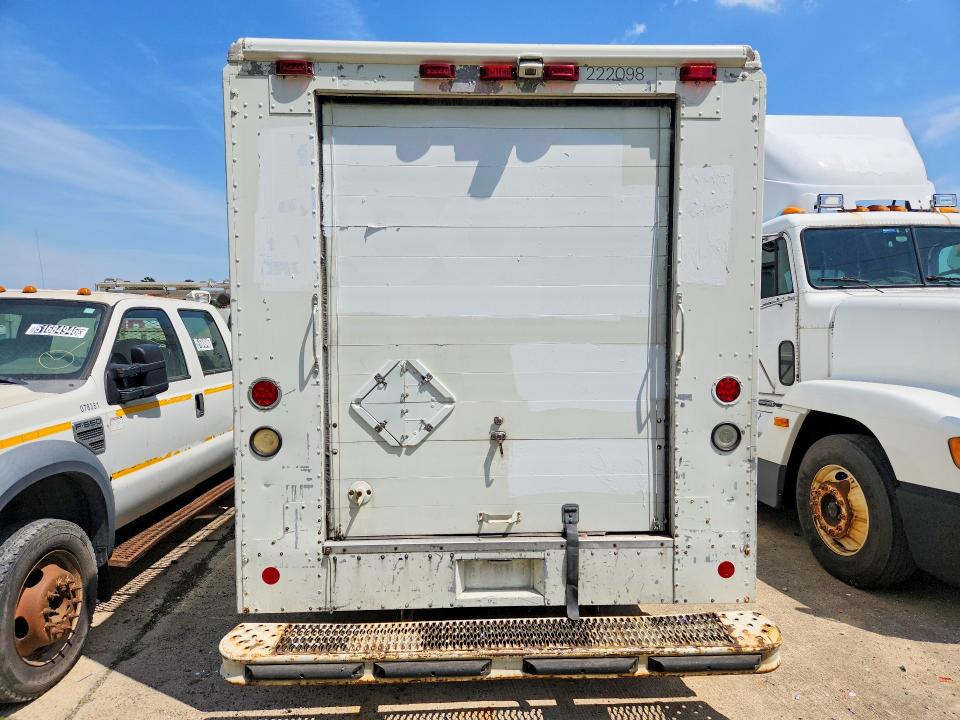 51074316 :رقم المزاد ، 4UZA4FF41WC897922 vin ، 1998 Freightliner Mt45 Chassis مزاد بيع