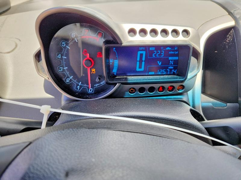 54559566 :رقم المزاد ، 1G1JC5SH5F4130927 vin ، 2015 Chevrolet Sonic مزاد بيع