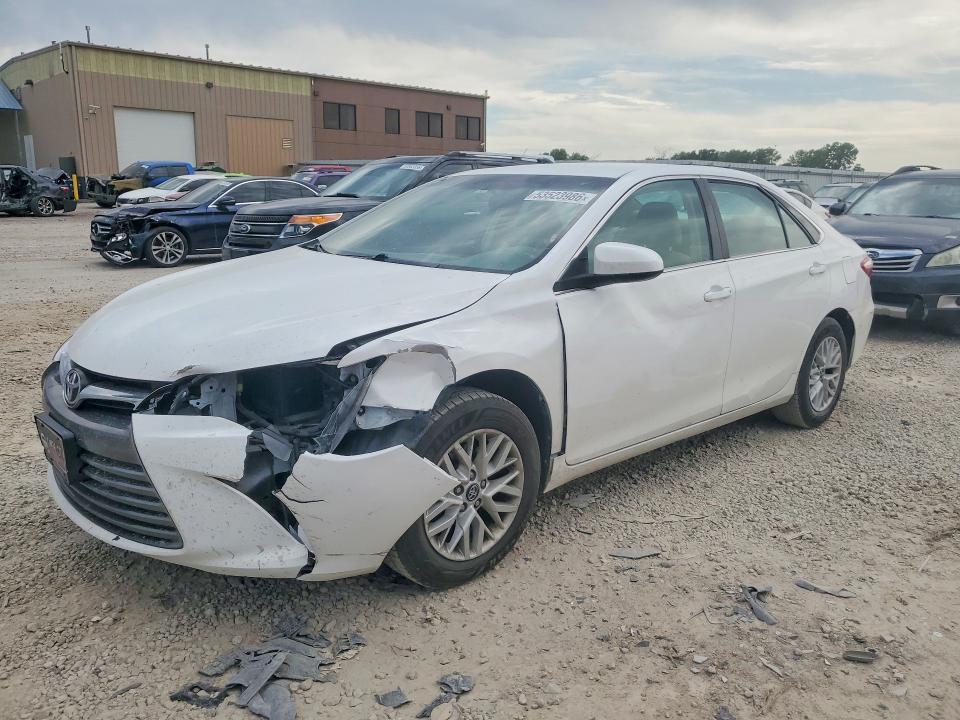 53523986 :رقم المزاد ، 4T1BF1FK3HU666968 vin ، 2017 Toyota Camry مزاد بيع