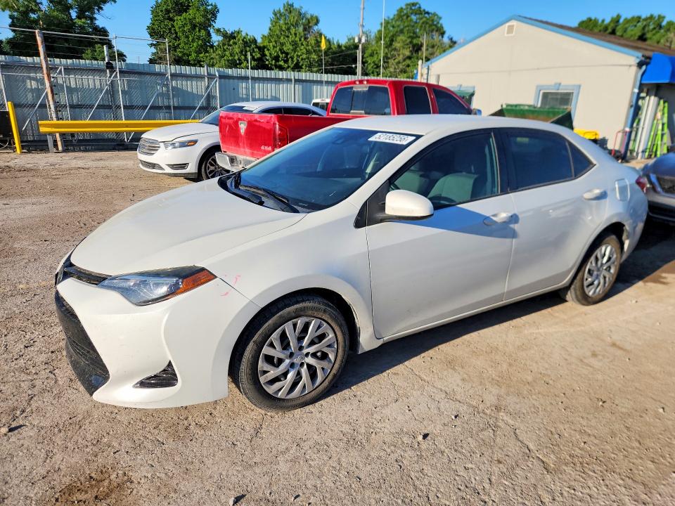 52185256 :رقم المزاد ، 5YFBURHE0JP749826 vin ، 2018 Toyota Corolla مزاد بيع