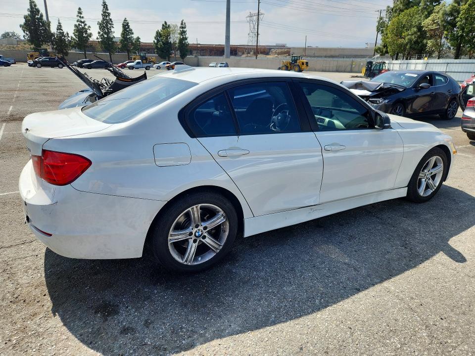 2015 Bmw 320 მანქანა იყიდება აუქციონზე, vin: WBA3B1G53FNT07900, აუქციონის ნომერი: 53740636