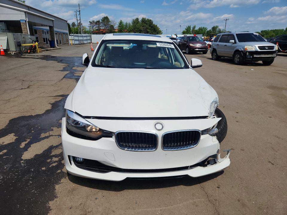 53360046 :رقم المزاد ، WBA3C3C50DF978706 vin ، 2013 Bmw 320 مزاد بيع