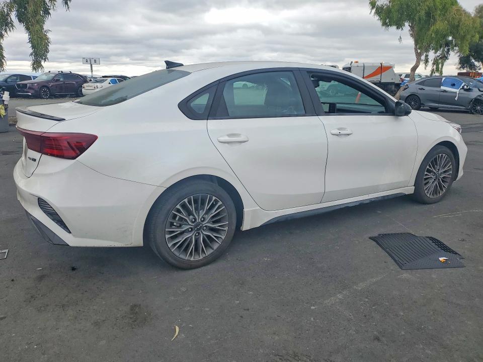 2024 Kia Forte მანქანა იყიდება აუქციონზე, vin: 3KPF54AD2RE751710, აუქციონის ნომერი: 55235376