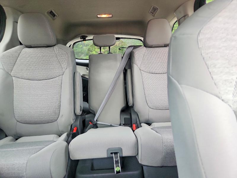 52809496 :رقم المزاد ، 5TDKRKEC9MS004676 vin ، 2021 Toyota Sienna مزاد بيع