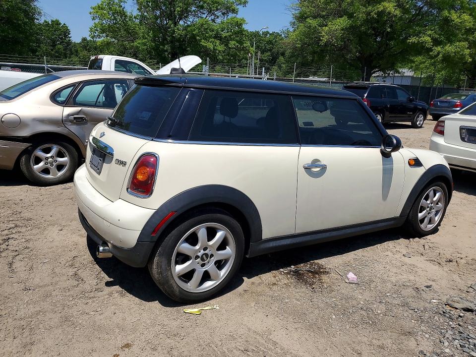 Продажа на аукционе авто 2008 Mini Cooper, vin: WMWMF33568TT65105, номер лота: 53612166