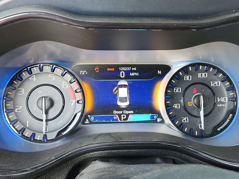 52998526 :رقم المزاد ، 1C3CCCBB7FN537985 vin ، 2015 Chrysler 200 مزاد بيع