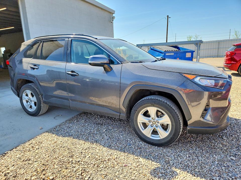 51609536 :رقم المزاد ، 2T3P1RFV4MW200951 vin ، 2021 Toyota Rav4 مزاد بيع