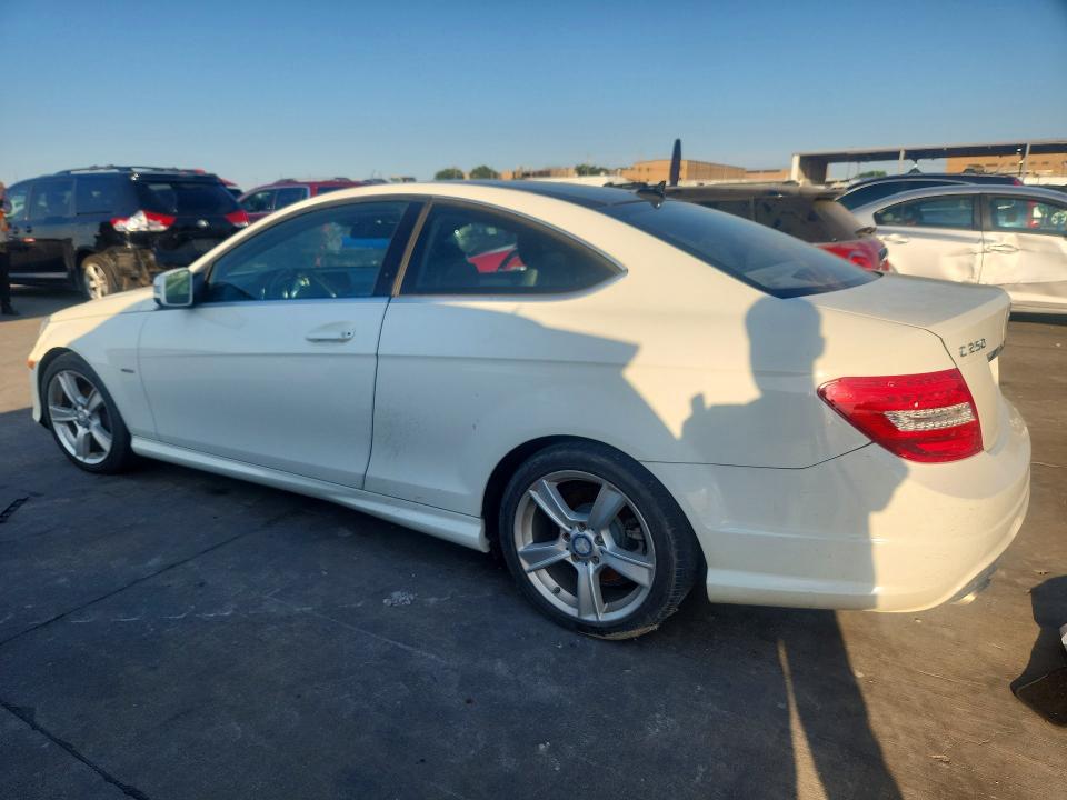 2012 Mercedes-benz C მანქანა იყიდება აუქციონზე, vin: WDDGJ4HB2CF820502, აუქციონის ნომერი: 55218626