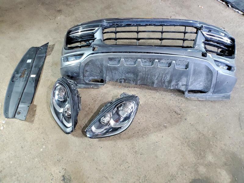 54097886 :رقم المزاد ، WP1AD2A27JLA80755 vin ، 2018 Porsche Cayenne مزاد بيع