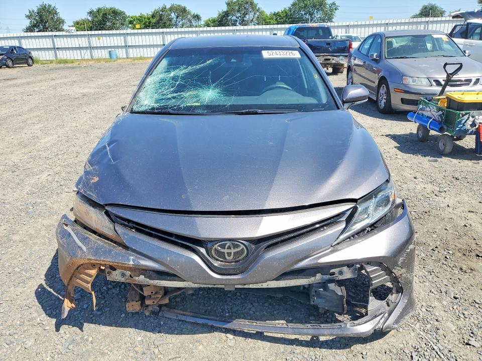 2018 Toyota Camry მანქანა იყიდება აუქციონზე, vin: 4T1B11HK9JU626332, აუქციონის ნომერი: 52433226